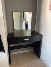 Scrivania nera con specchio - stile moterno