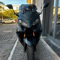 Yamaha Tmax 560