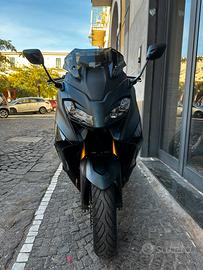 Yamaha Tmax 560