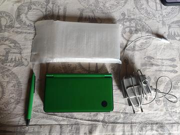 Nintendo DSI XL verde