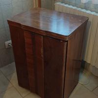 Macchina da cucire Singer con mobiletto