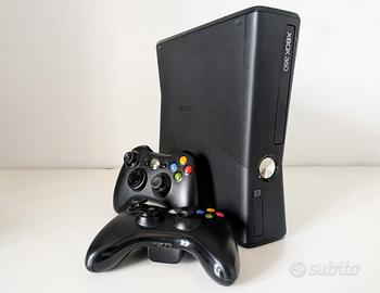 Xbox 360 Slim + cavi + 2 joystick