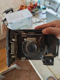 Macchina fotografica vintage Eastman Kodak a soffi