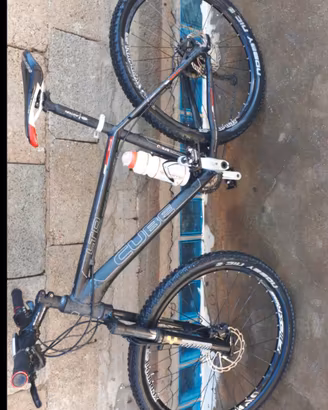 Bicicletta Cube