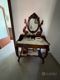 Toilette antica con specchio(fine 800 inizi 900)