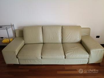 Divano in vera pelle completamente sfoderabile 