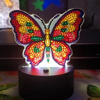 Diamond Painting Farfalla Luminosa Fatto a Mano