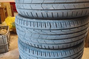 gomme auto  215/60/17  96 V Hankook 