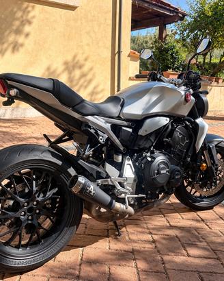 Honda CB1000R 2021 – Perfetta + accessori