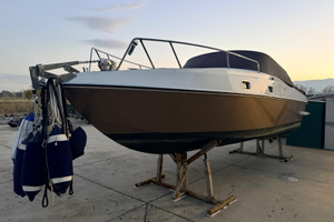 Barca semicabinata 7 metri