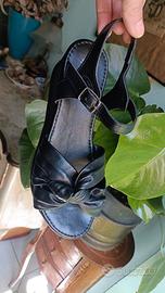 Sandali in pelle con plateau Bata
