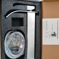 Rubinetto lavabo a cascata