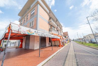 LOCALE COMMERCIALE IN ZONA TORVAIANICA