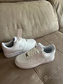 Nike Air Force 1 07 Classic Low-Top, Bianco / 36