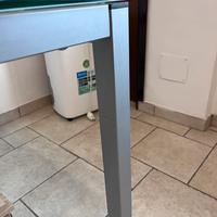 Tavolo in vetro satinato grigio chiaro