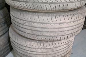 gomme con cerchi per yaris del 2009