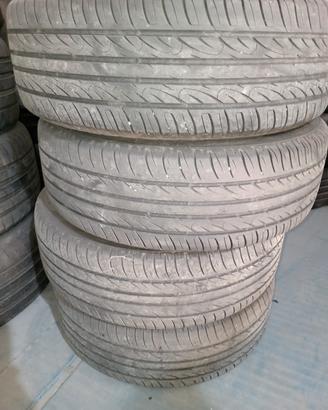 gomme con cerchi per yaris del 2009