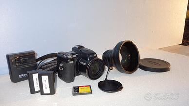 Nikon Coolpix 8700 con grandangolo WC-E80