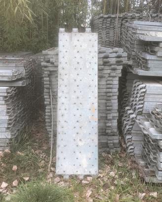 Tavole metalliche per ponteggio 