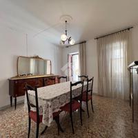 CASA SEMINDIPENDENTE A LAMEZIA TERME