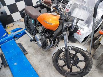 Kawasaki Z 400 Race cafè