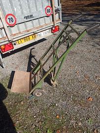 carrello in ferro porta mobili