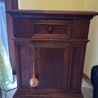 coppia comodini alti inizio 900