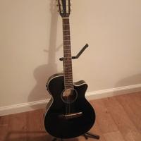 Chitarra classica amplificata Ibanez (fishman)