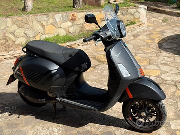 Vespa GTS 300 Super Sport 