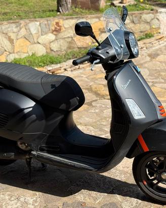 Vespa GTS 300 Super Sport 