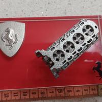 ferma carte modellino v8 Ferrari in miniatura 