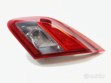 STOP POSTERIORE DESTRO INTEGRATO NEL PORTELLO OPEL