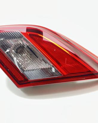 STOP POSTERIORE DESTRO INTEGRATO NEL PORTELLO OPEL