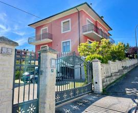 APPARTAMENTO IN BIFAMILIARE CON GARAGE E CORTE ESC