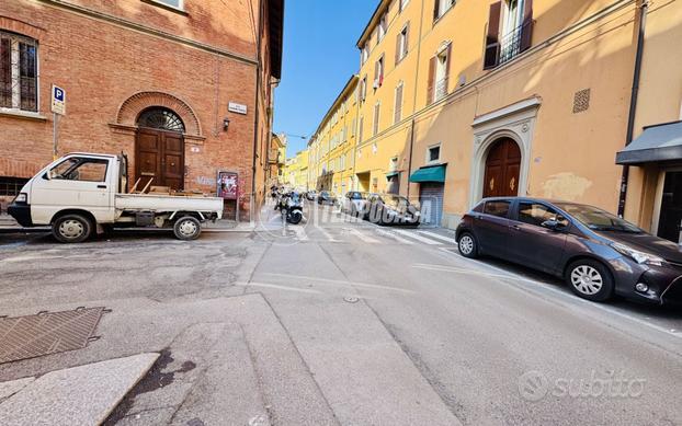 Posto Auto a Bologna Via Dè Buttieri 1 locali