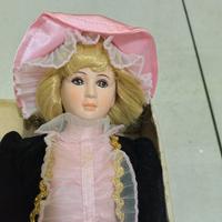 bambola in ceramica 