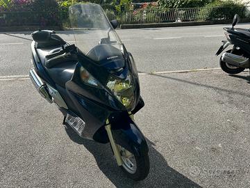 Honda Silver Wing 600