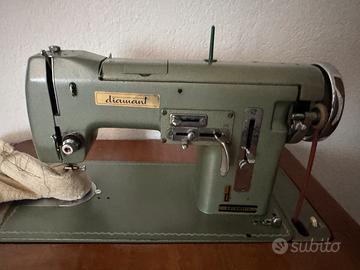 Macchina da cucire con mobiletto