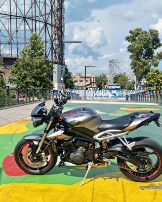 Triumph street triple 765 rs