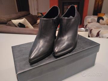 Scarpa Décolleté in Similpelle con Tacco 8cm Donna