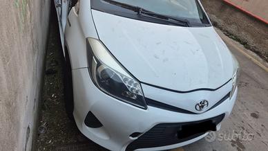 Muso anteriore Toyota Yaris Hybrid 2017