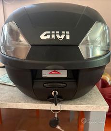 Bauletto Givi 29L + Piastra montaggio Bauletto