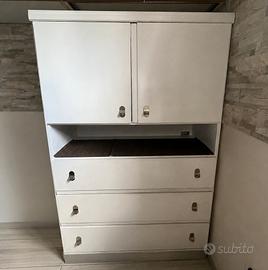 Mobile credenza con cassetti e ante