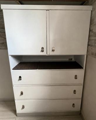 Mobile credenza con cassetti e ante