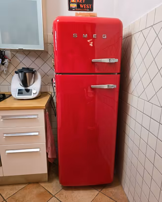 SMEG FAB30RS5 – frigorifero vintage iconico