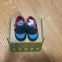 Scarpe bimbo mai utilizzate n.19