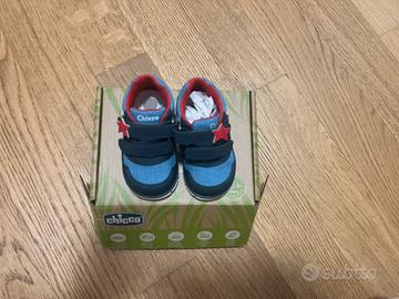 Scarpe bimbo mai utilizzate n.19