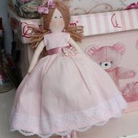 bambola di pezza fatta a mano. altezza 28 cm circa