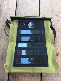 Zaino O-range con pannelli solari