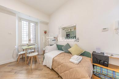 BILOCALE RISTRUTTURATO IN VIA DEI LATERENSI!